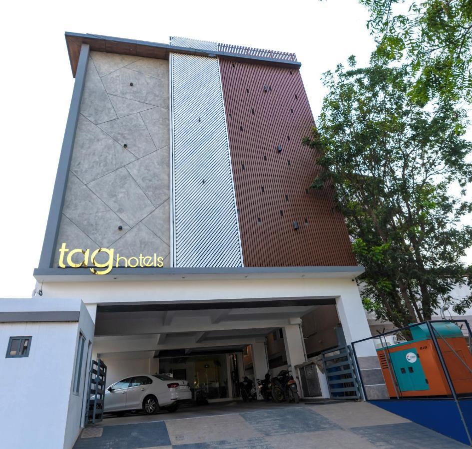 Tag Hotels Irugur Buitenkant foto