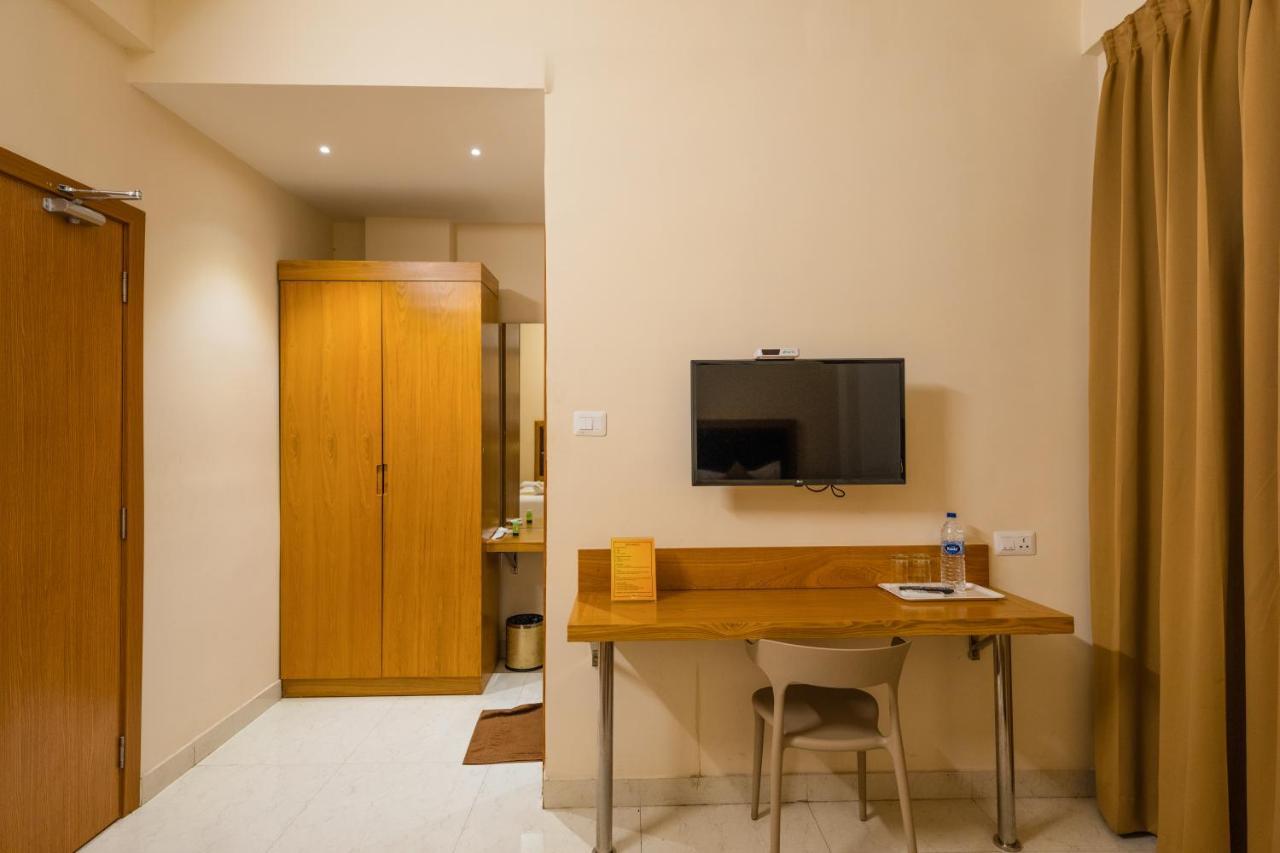 Tag Hotels Irugur Buitenkant foto